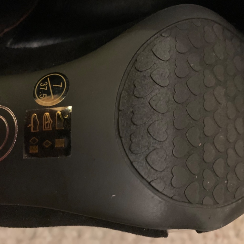 Shoes - Picture 3 of 3